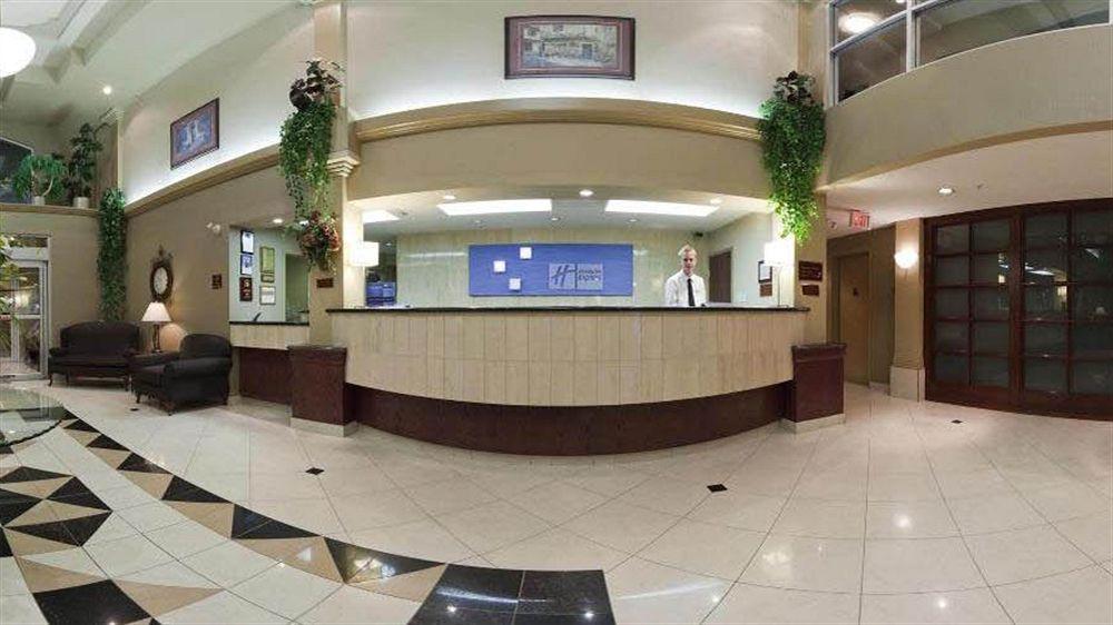 Holiday Inn Express Calgary South By Ihg YYC Exterior foto