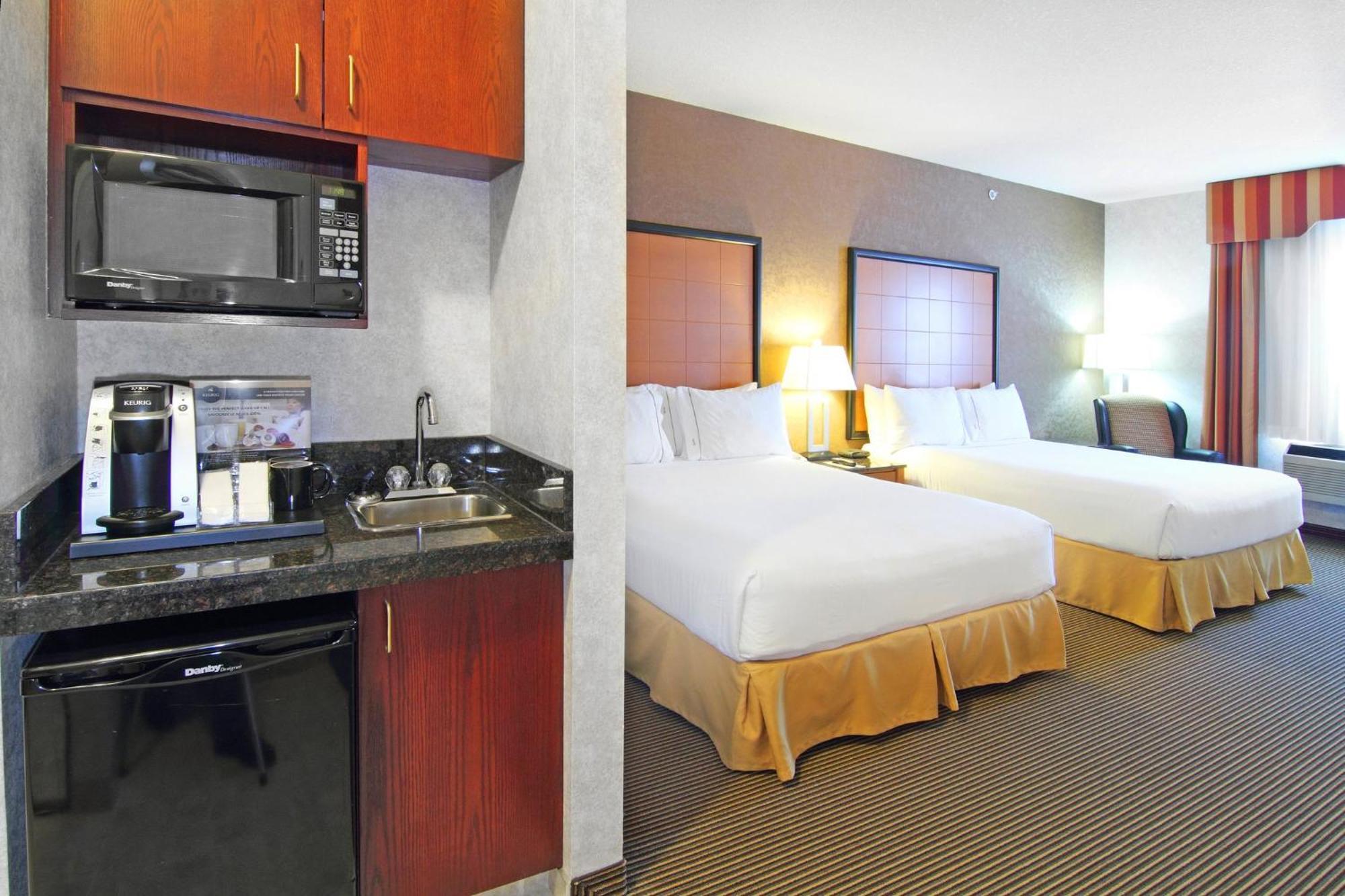 Holiday Inn Express Calgary South By Ihg YYC Exterior foto