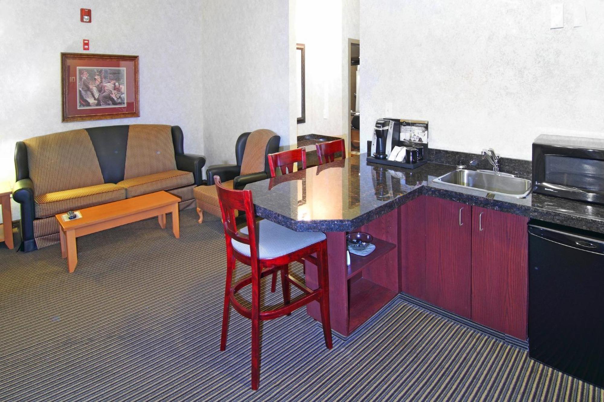 Holiday Inn Express Calgary South By Ihg YYC Exterior foto