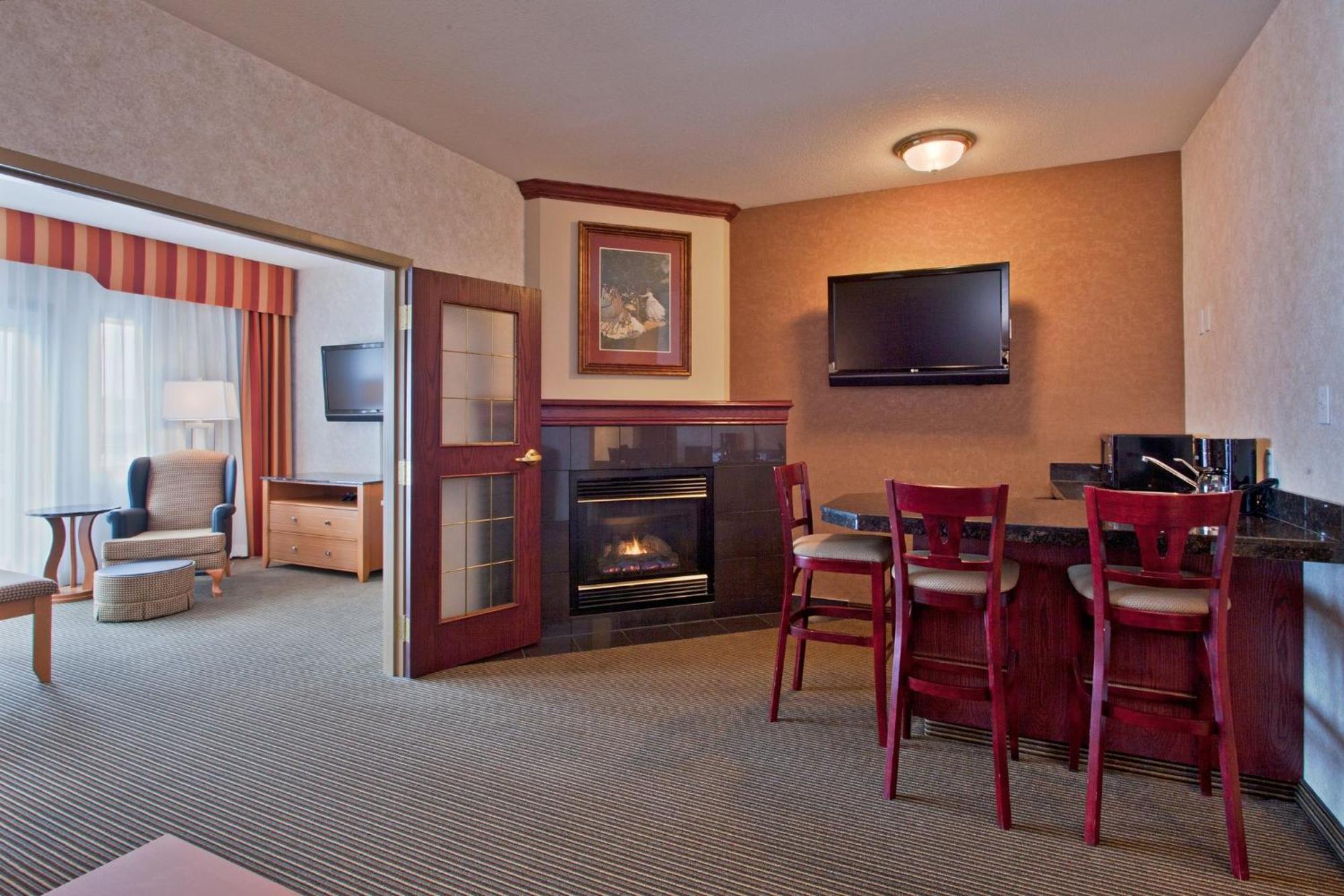 Holiday Inn Express Calgary South By Ihg YYC Exterior foto