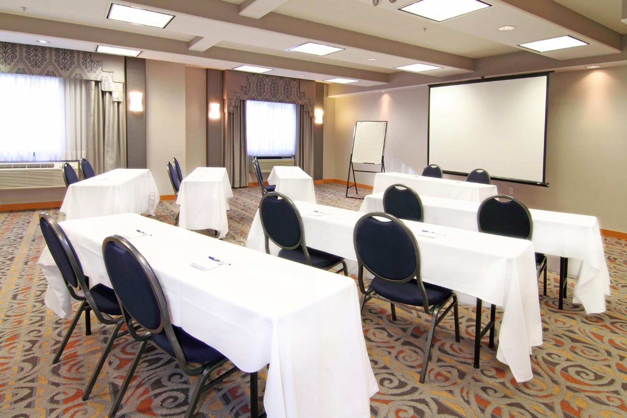 Holiday Inn Express Calgary South By Ihg YYC Exterior foto
