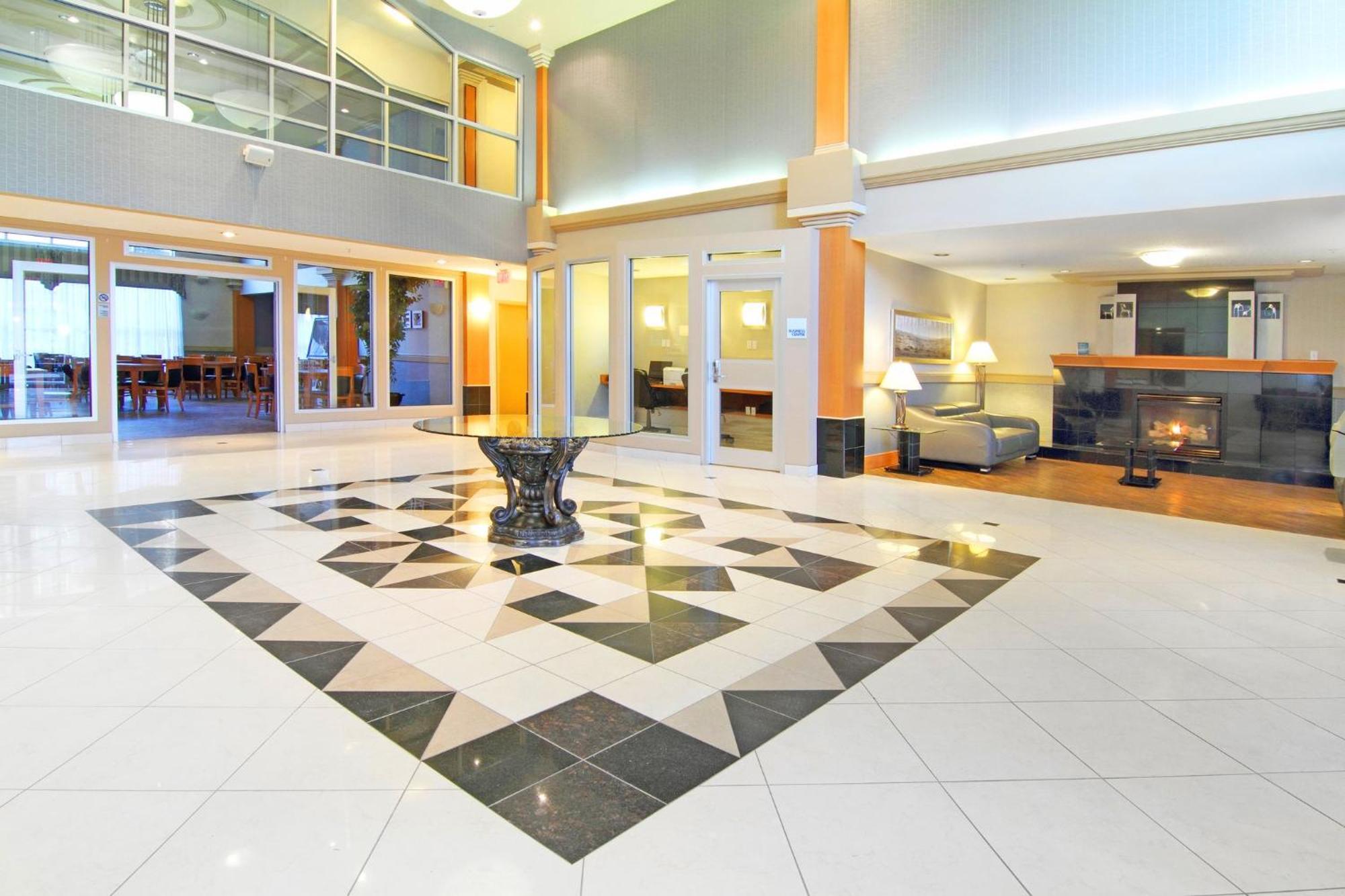 Holiday Inn Express Calgary South By Ihg YYC Exterior foto