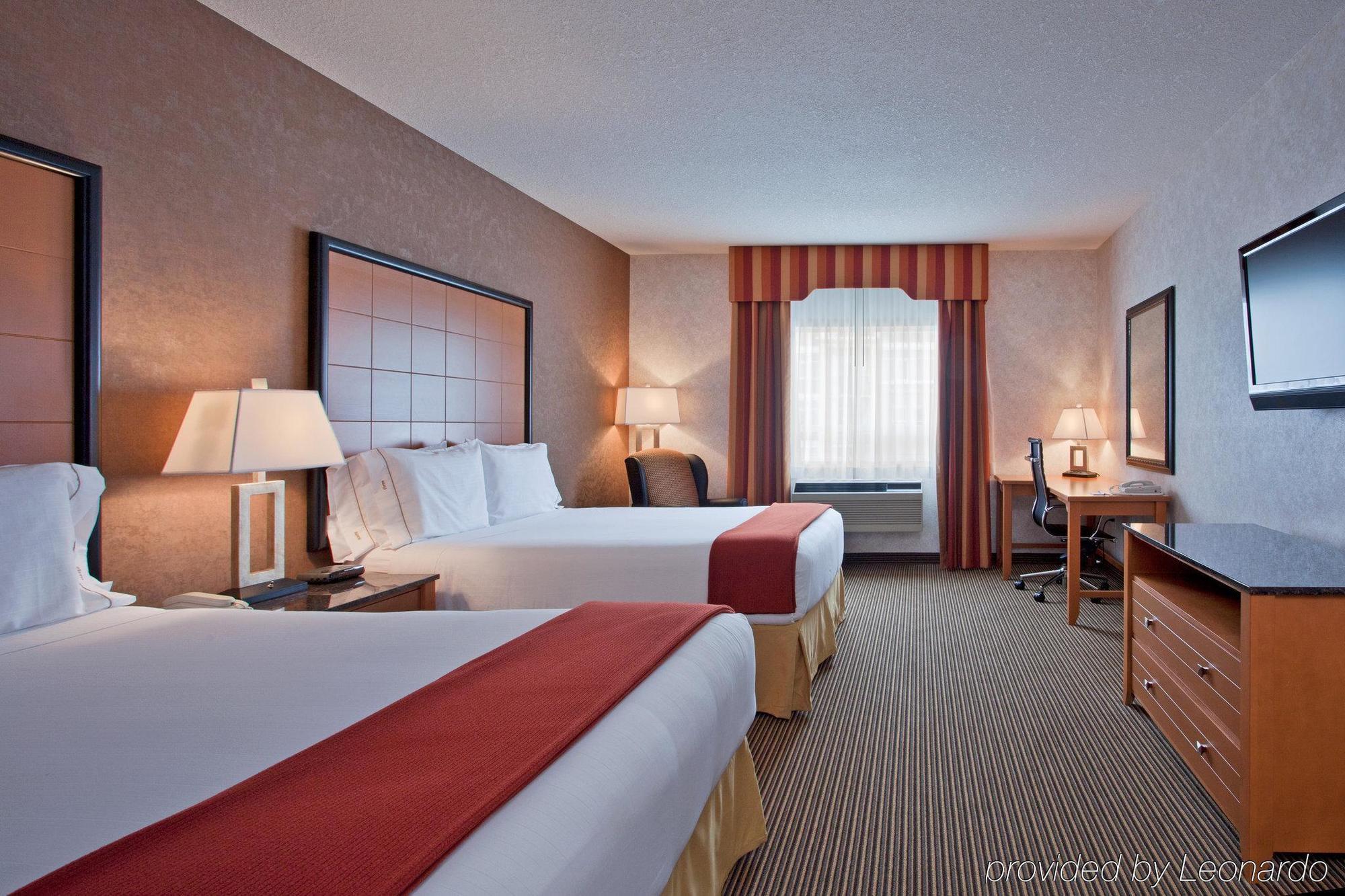 Holiday Inn Express Calgary South By Ihg YYC Exterior foto